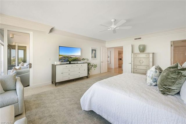 10 Seagate DR 6N, Naples, FL 34103