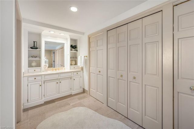 10 Seagate DR 6N, Naples, FL 34103
