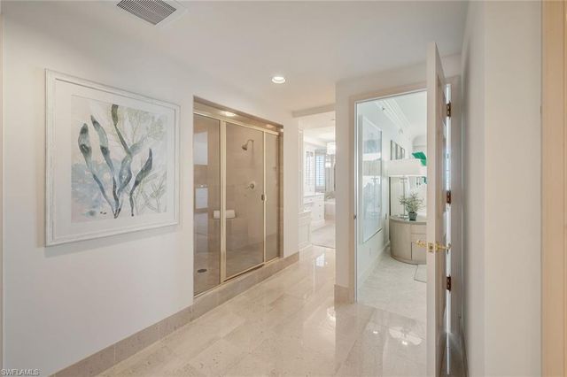 10 Seagate DR 6N, Naples, FL 34103