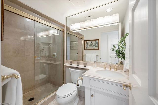 10 Seagate DR 6N, Naples, FL 34103
