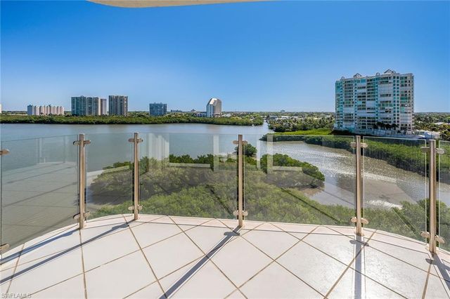 10 Seagate DR 6N, Naples, FL 34103