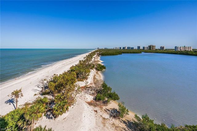 10 Seagate DR 6N, Naples, FL 34103