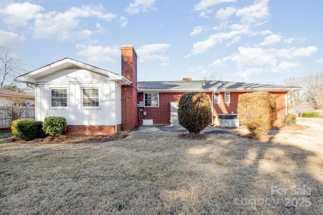 1213 Edgedale Drive, Salisbury, NC 28144