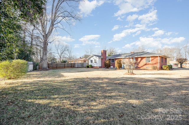 1213 Edgedale Drive, Salisbury, NC 28144