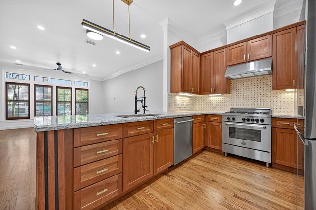 28 Riva Row, Spring, TX 77380