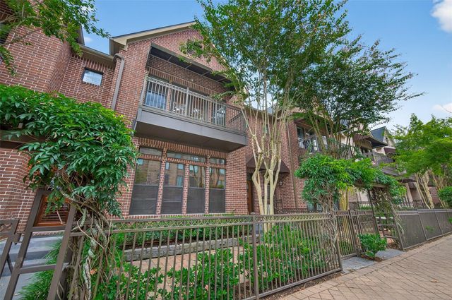 28 Riva Row, Spring, TX 77380