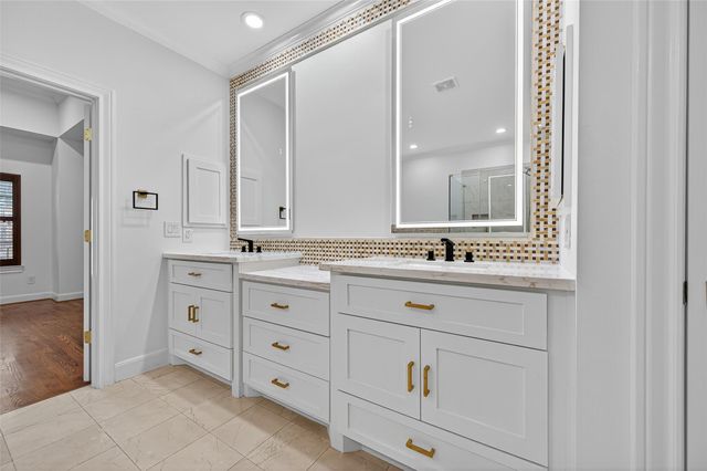 28 Riva Row, Spring, TX 77380