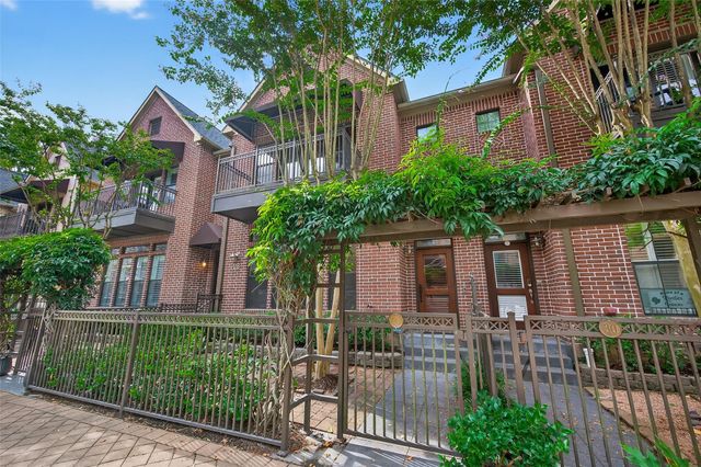 28 Riva Row, Spring, TX 77380