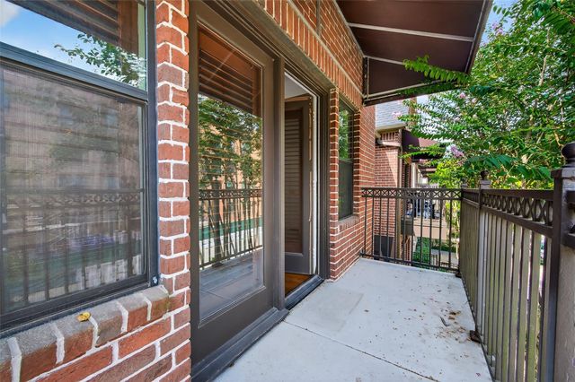 28 Riva Row, Spring, TX 77380