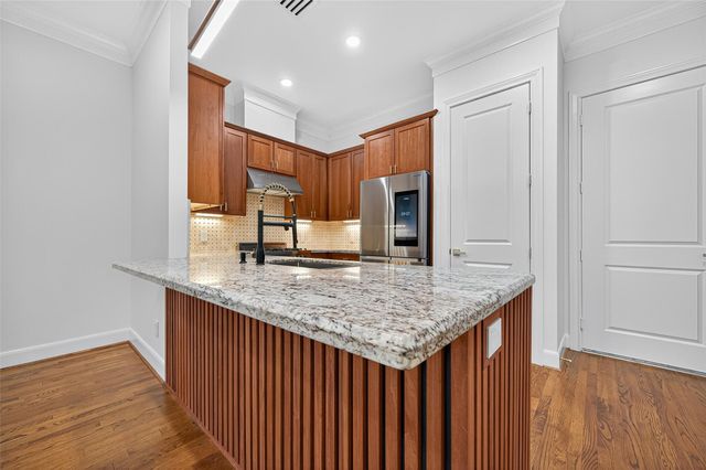 28 Riva Row, Spring, TX 77380