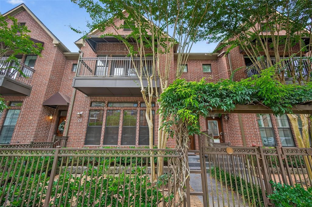 28 Riva Row, Spring, TX 77380