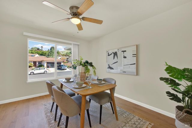 143 Primrose Ln, Vallejo, CA 94591