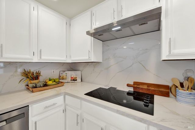 143 Primrose Ln, Vallejo, CA 94591