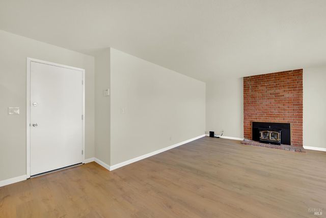 143 Primrose Ln, Vallejo, CA 94591