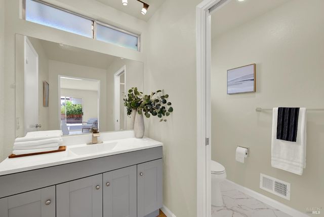 143 Primrose Ln, Vallejo, CA 94591