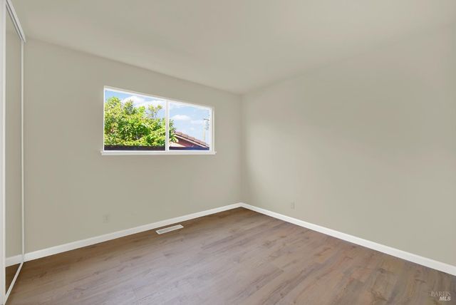 143 Primrose Ln, Vallejo, CA 94591