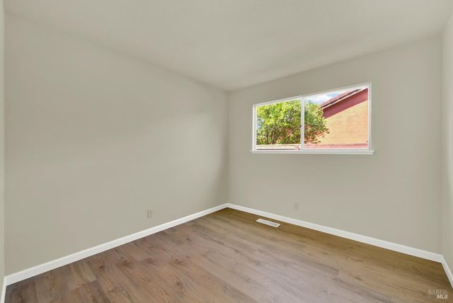 143 Primrose Ln, Vallejo, CA 94591