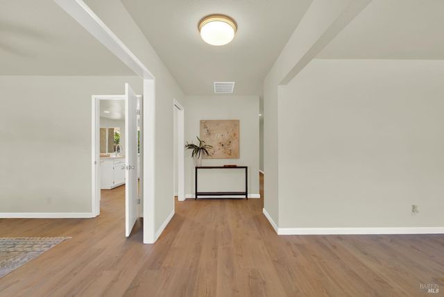 143 Primrose Ln, Vallejo, CA 94591