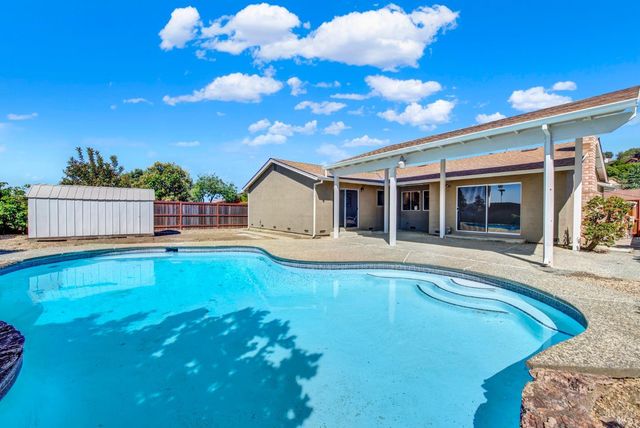 143 Primrose Ln, Vallejo, CA 94591