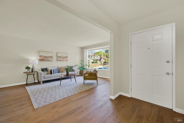 143 Primrose Ln, Vallejo, CA 94591