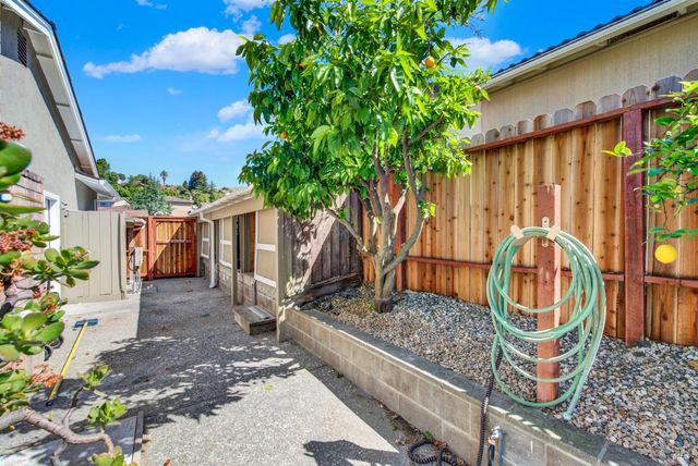 143 Primrose Ln, Vallejo, CA 94591