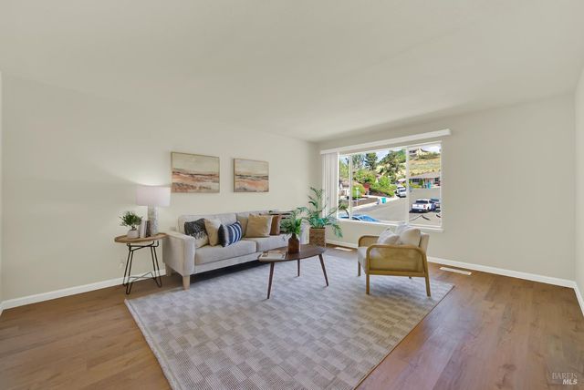 143 Primrose Ln, Vallejo, CA 94591