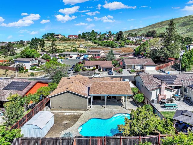 143 Primrose Ln, Vallejo, CA 94591