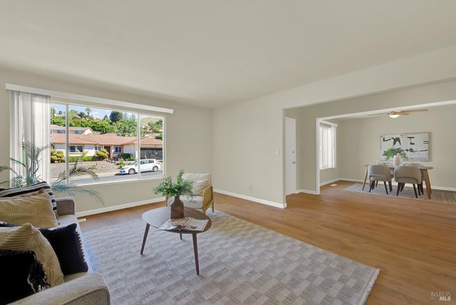 143 Primrose Ln, Vallejo, CA 94591