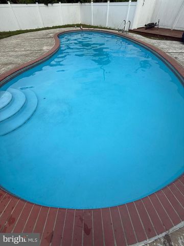 10 RALEIGH CT, New Castle, DE 19720