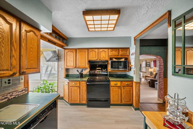 7159 Railroad Street, Holland, OH 43528