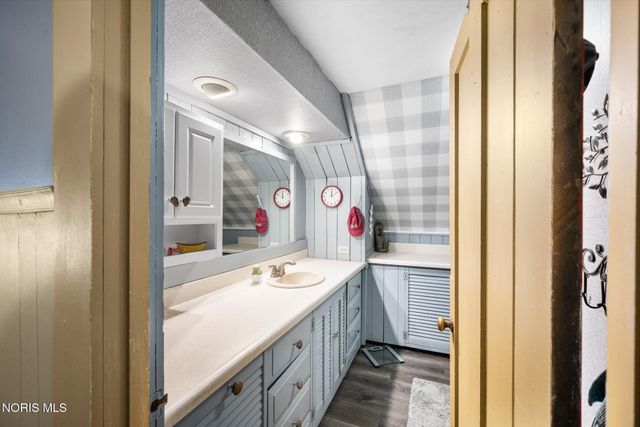 7159 Railroad Street, Holland, OH 43528