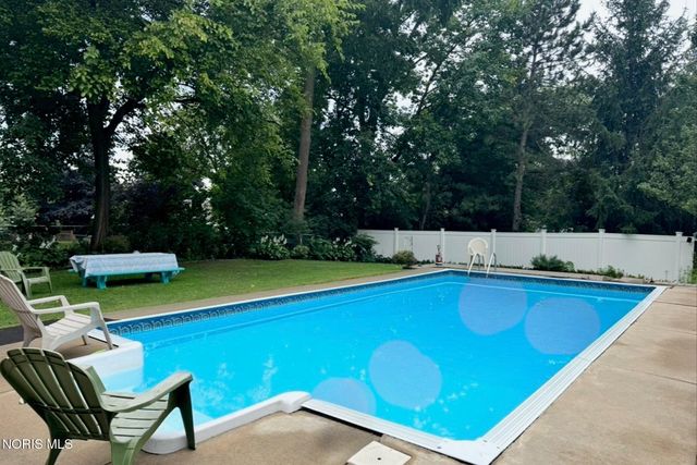 7159 Railroad Street, Holland, OH 43528