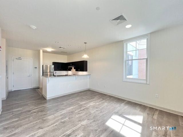 215 Stillwater Avenue 216, Stamford, CT 06902