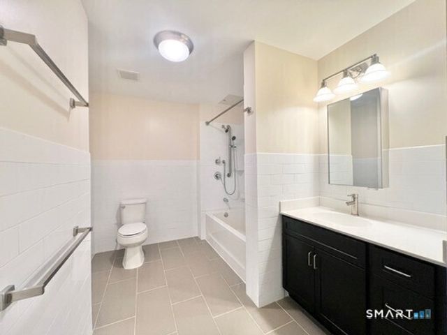 215 Stillwater Avenue 216, Stamford, CT 06902