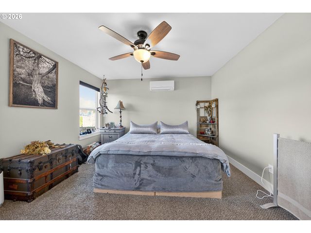 669 Nw T St, Winston, OR 97496