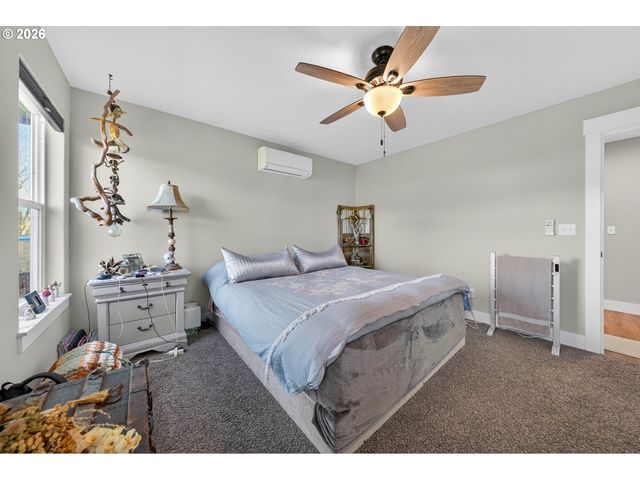 669 Nw T St, Winston, OR 97496