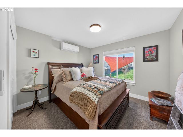 669 Nw T St, Winston, OR 97496