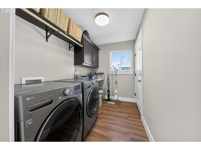 669 Nw T St, Winston, OR 97496