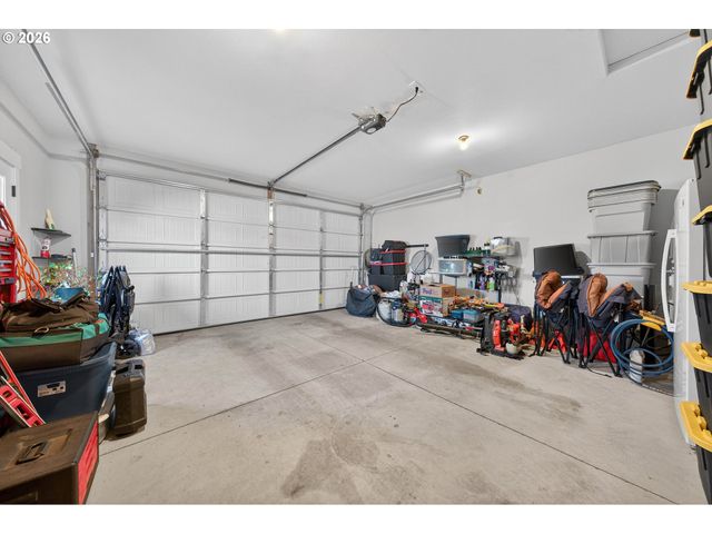 669 Nw T St, Winston, OR 97496