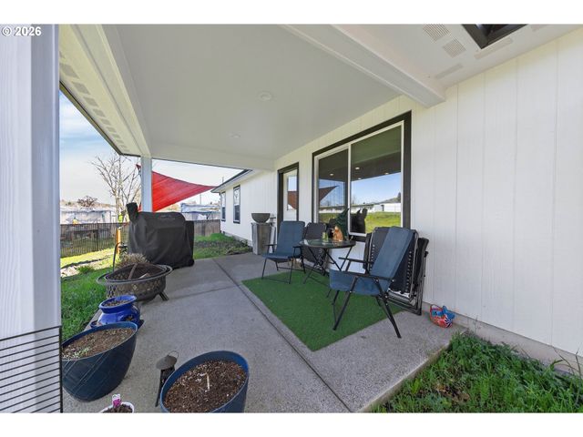 669 Nw T St, Winston, OR 97496