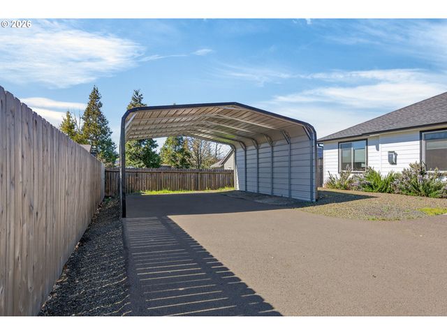 669 Nw T St, Winston, OR 97496