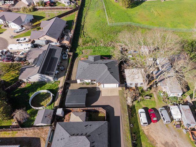 669 Nw T St, Winston, OR 97496