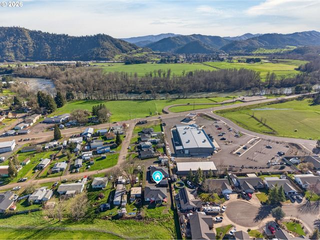 669 Nw T St, Winston, OR 97496