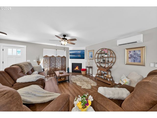 669 Nw T St, Winston, OR 97496