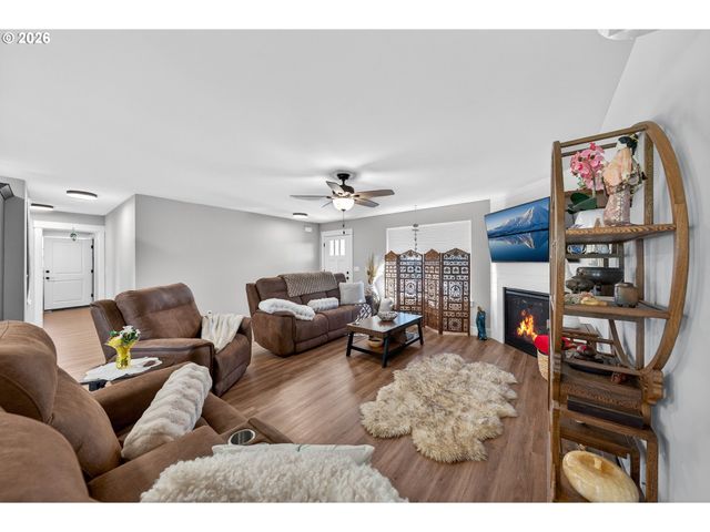 669 Nw T St, Winston, OR 97496