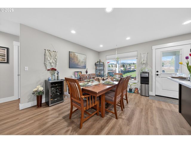 669 Nw T St, Winston, OR 97496