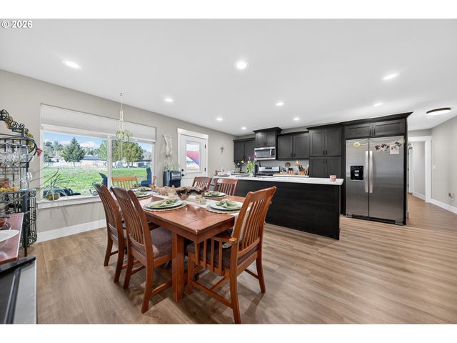 669 Nw T St, Winston, OR 97496