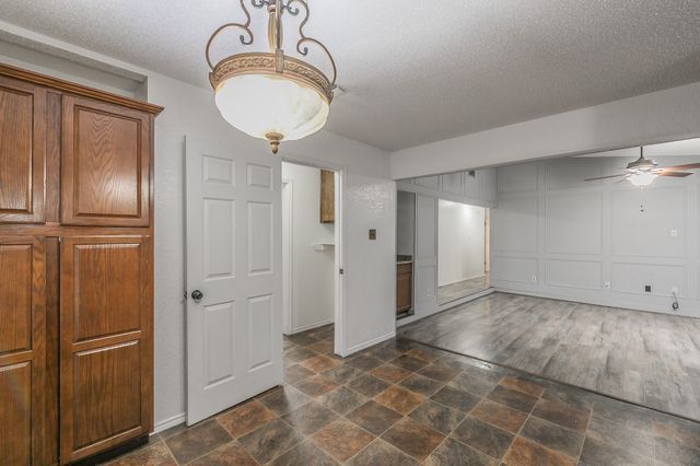 4212 Oak Country Drive, Arlington, TX 76017
