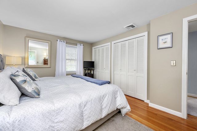 5 Kaycees Way, West Yarmouth, MA 02673