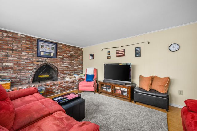5 Kaycees Way, West Yarmouth, MA 02673